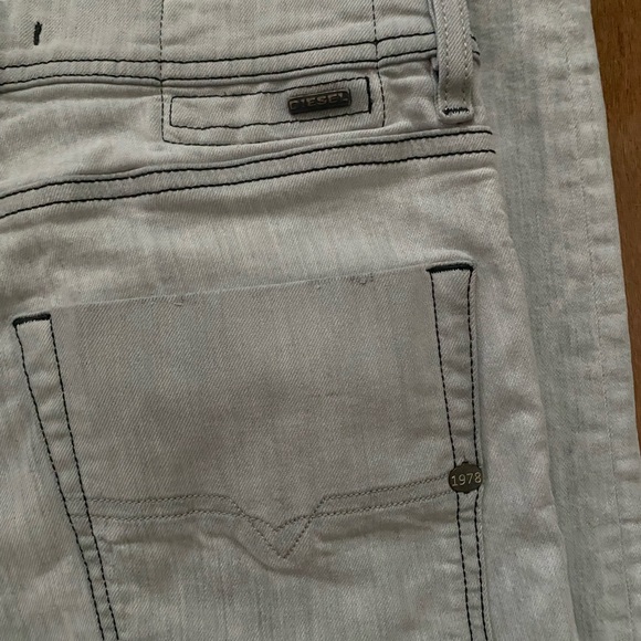 Authentic Diesel DNA F/W 2016 0676M Stretch Tepphar Slim Carrot Fit Jeans - Picture 3 of 14